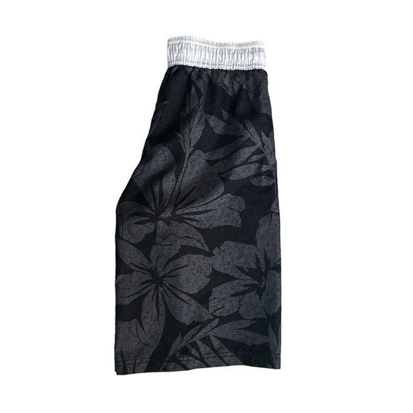 Old Navy Black and Grey Hibiscus Print Swim Trunks Size Large - Picture 3 of 6